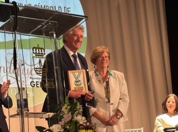 Aspanri – AspanriDown recibe un reconocimiento del Ayuntamiento de Gelves por el Día de Andalucía